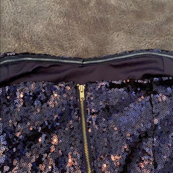 Sequenced Tank Top - Picture 3 of 4